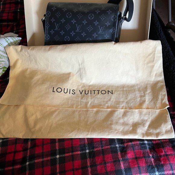 black louis vuitton - Picture 1 of 8